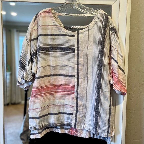 CASLON V-BACK LINEN TOP - Picture 2 of 11